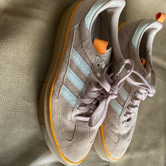 Adidas suede - Picture 2 of 3
